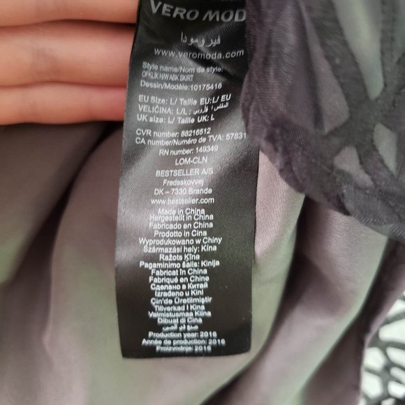 skater skirt in embroidered veil with lining, size L - Picture 3 of 7